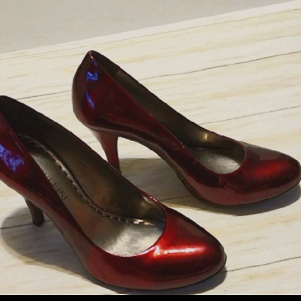 Gianni Bini Starr Crimson Pumps Size 6
